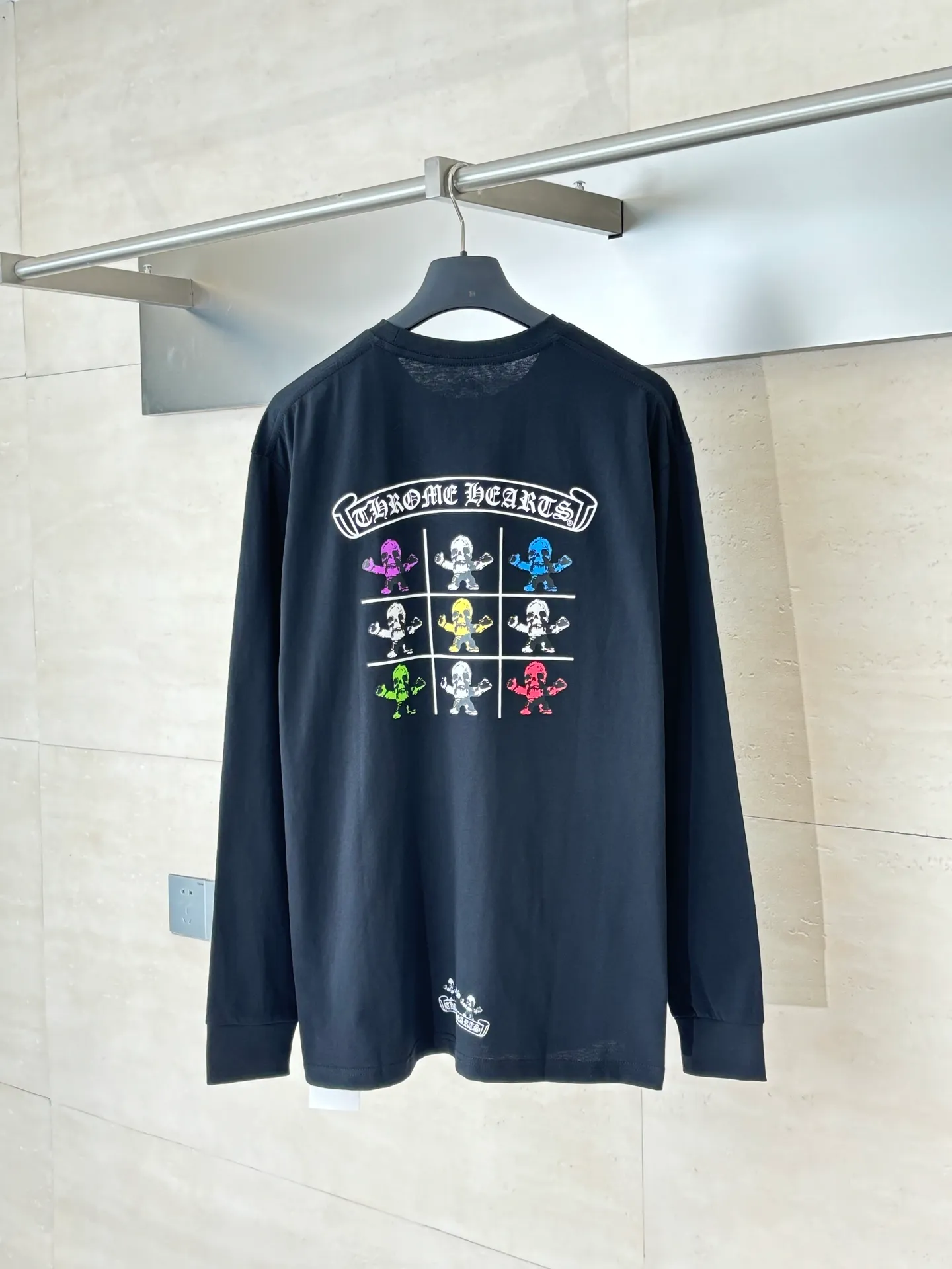 P290 Chrome Heart*/Chrome Heart foti skull colorful printed long sleeves. The fabric is made of 26-woven 220g cotton. The printing is printed with thermoset ink. Customized accessories Size: S/M/L